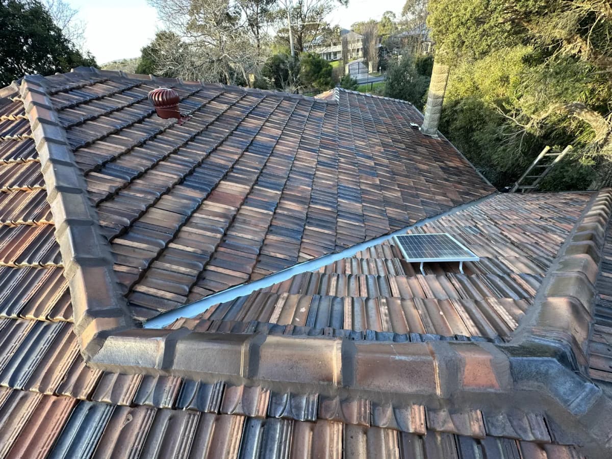 Frankston gutter guard installation - mesh guard fitted to prevent leaf debris and maintain water flow