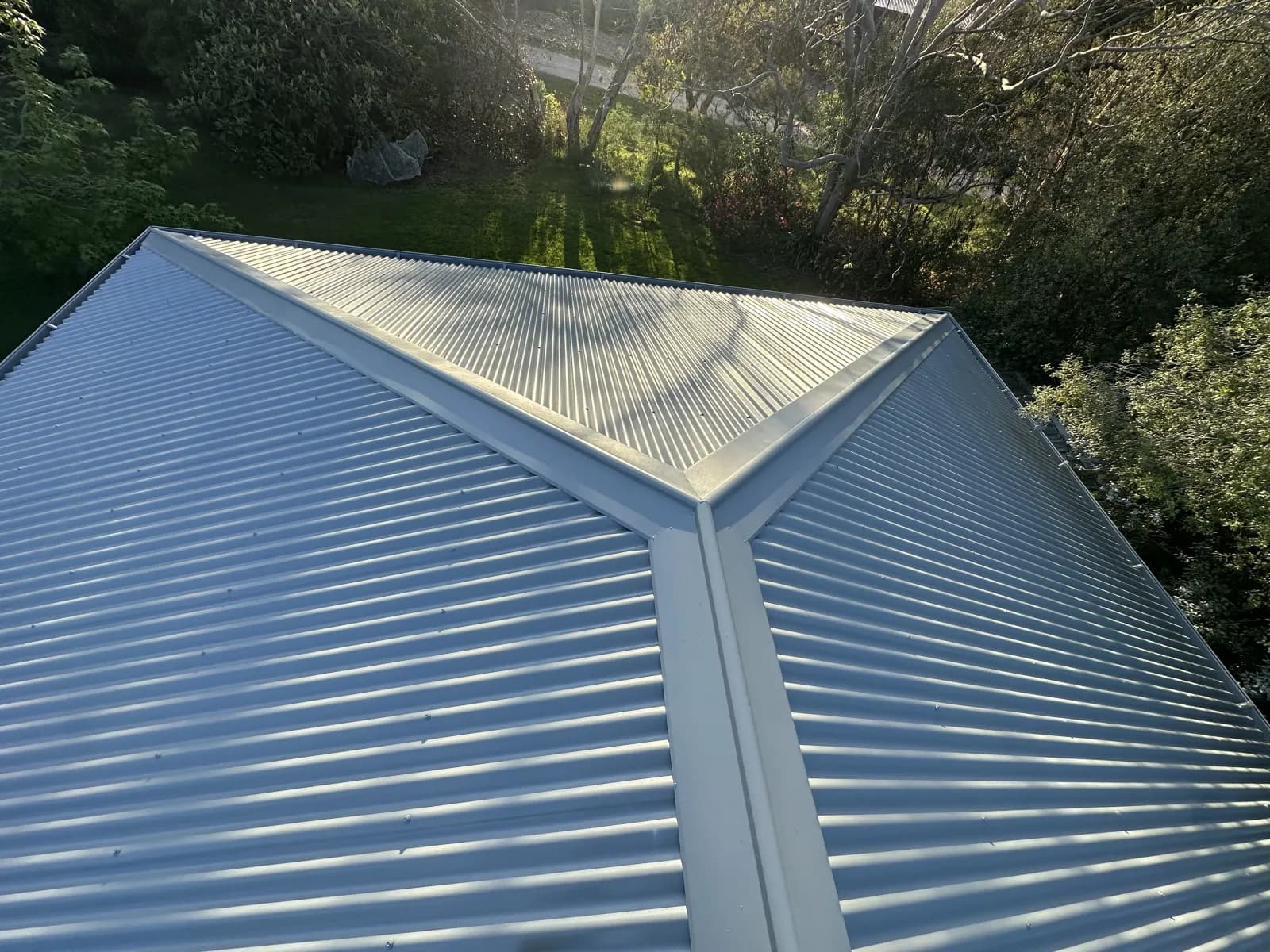 Metal roof repair being performed on a home in the Frankston and Mornington Peninsula area